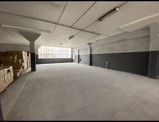 1,548M² WAREHOUSE TO LET IN NEW GERMANY